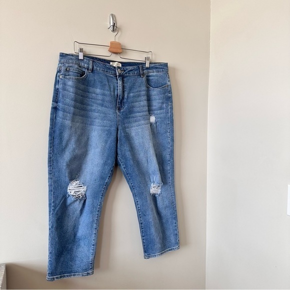 ELOQUII-DISTRESSED Medium Wash Crop Jeans (Size:18) - Picture 8 of 10